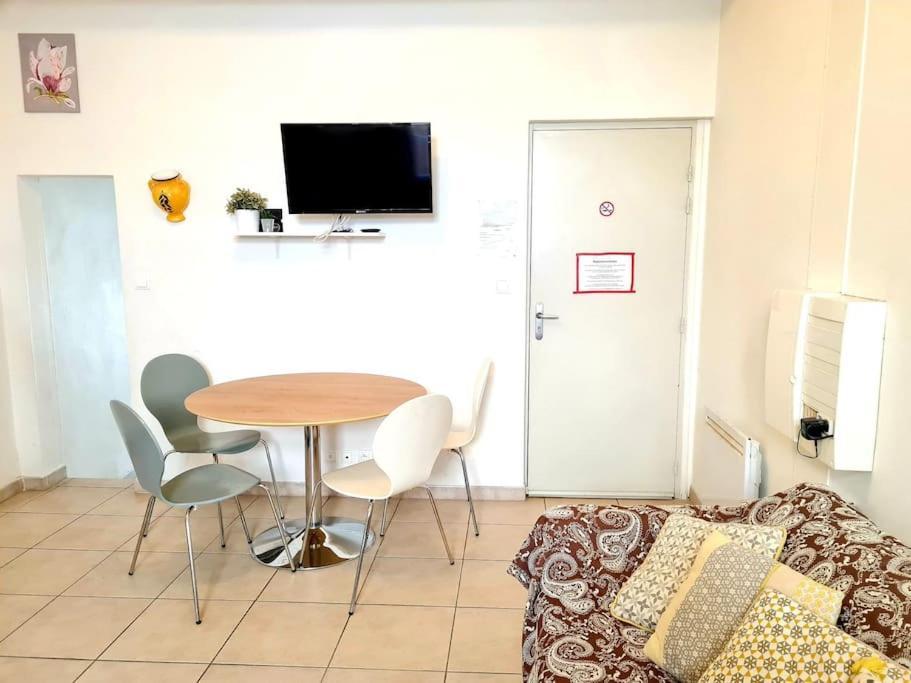 Appartement 4 Voyageurs Avec Terrasse - Wifi Carcassonne Dış mekan fotoğraf